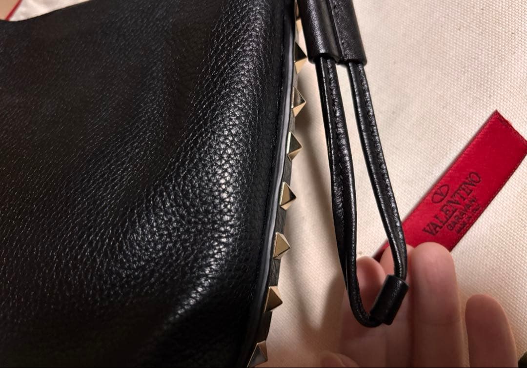 VALENTINO 黒 レザー ショルダーバッグ　ヴァレンティノ