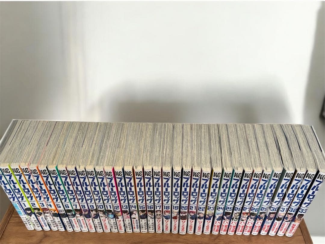 【即購入可】ブルーロック 1〜33巻＋キャラクターブックセット