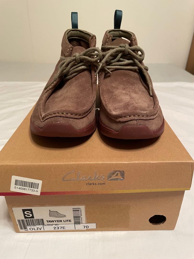 【新品・未使用】Clarks Wallabeeスウェード オリーブ25.0㎝