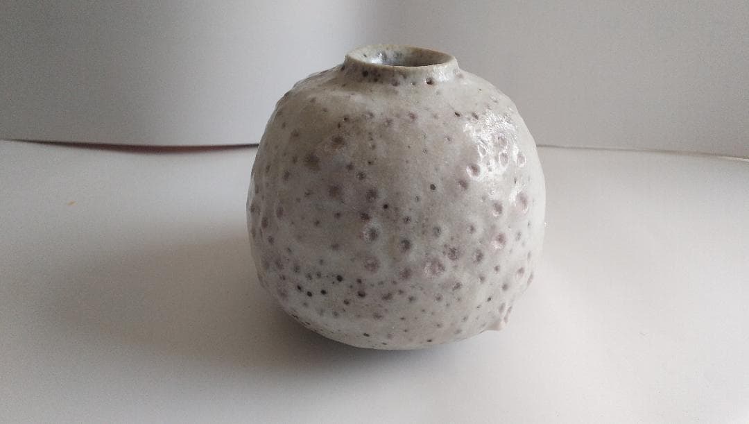 市川憲二 志野 小壺 赤津焼 竹川 花器 志野焼 特注品 です。