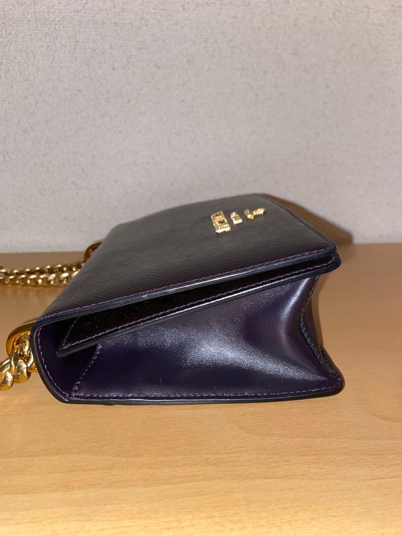 PRADA サフィアーノレザーバッグ　紫