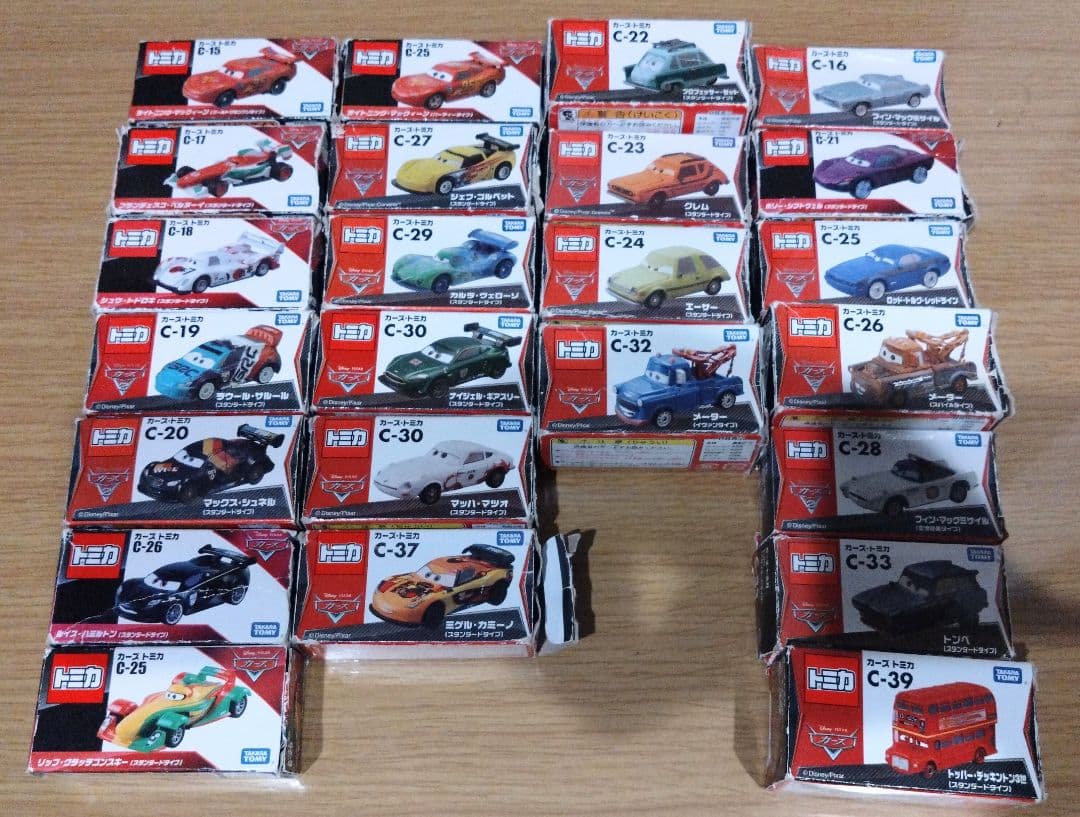 カーズトミカ　映画カーズ2　24台セット(中古品)　※バラ売り不可