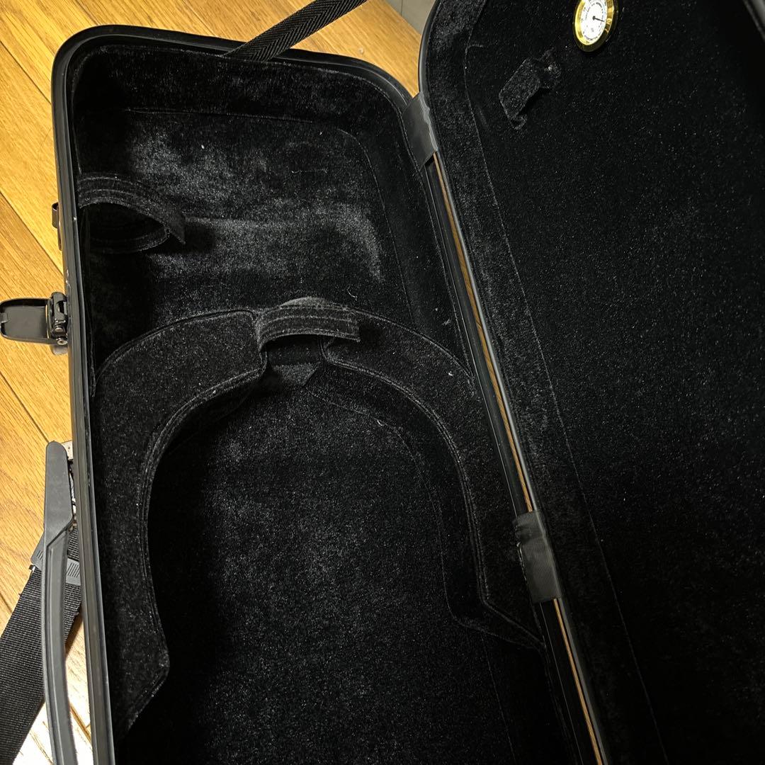 バイオリンケース　カーボンファイバー