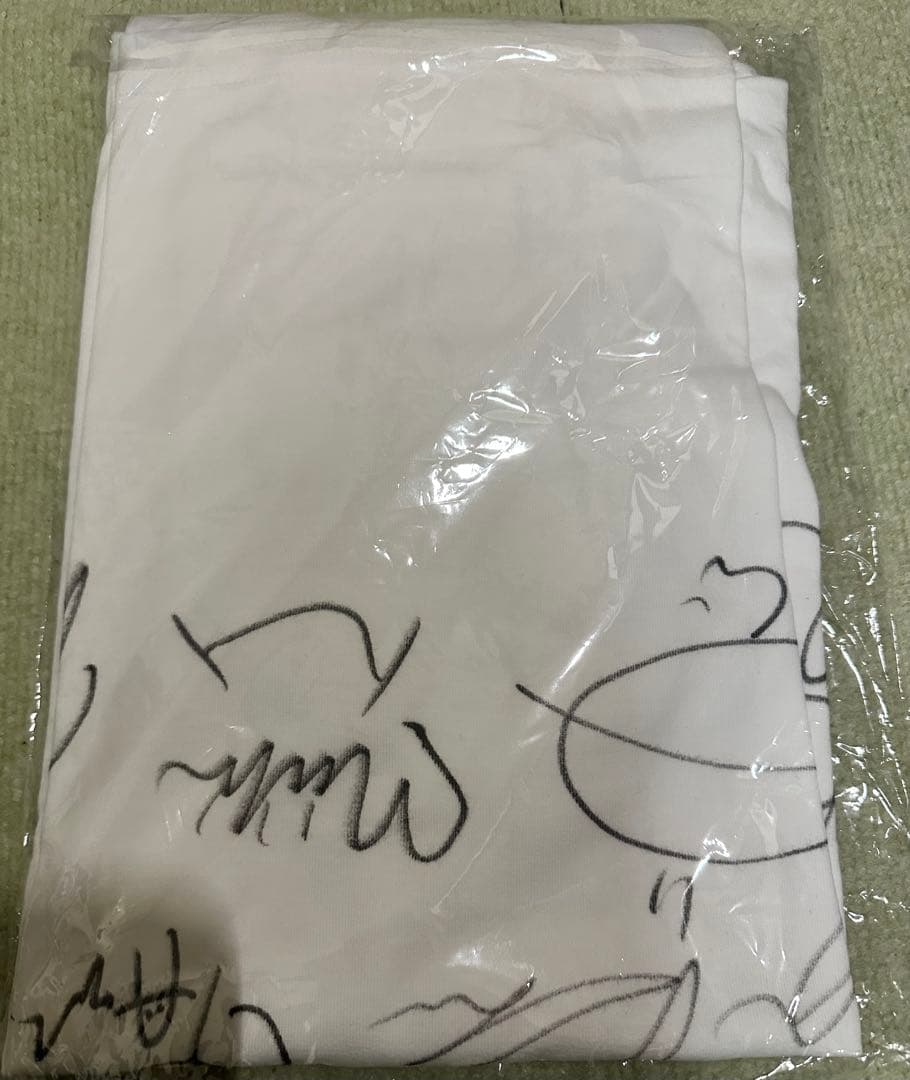 NiziU 全員サイン　Tシャツ