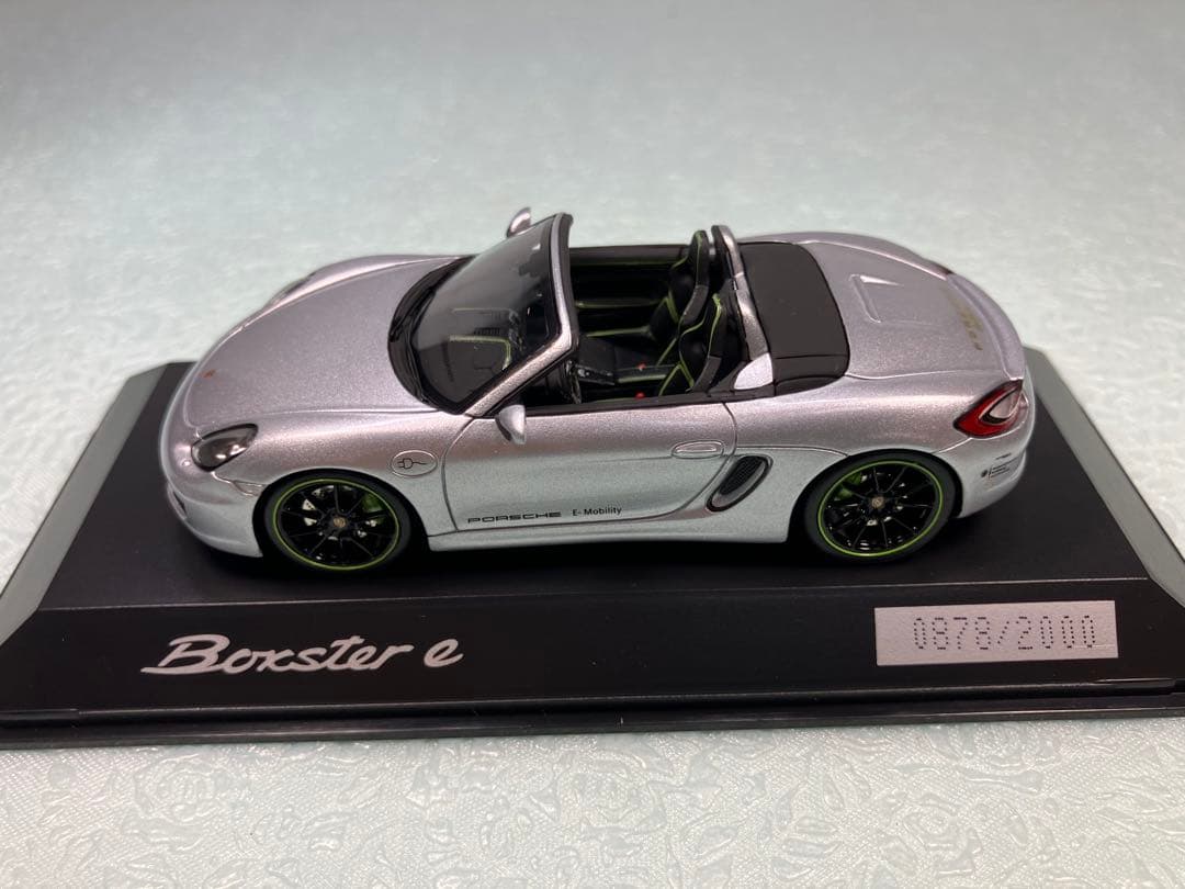 Spark ディーラー品Porsche Boxster e プロトシルバー