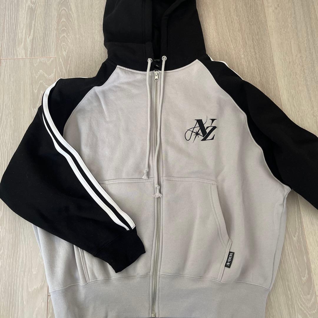 NiziU AWAKE パーカー Mサイズ