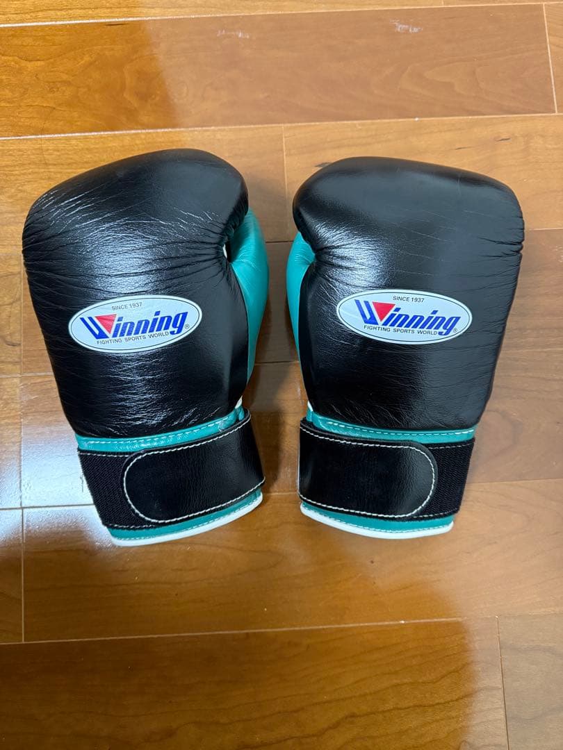 Winning ボクシンググローブ 8 oz 黒/緑 Winning ボクシンググローブ 8oz マジックテープ 式ブラック Winning