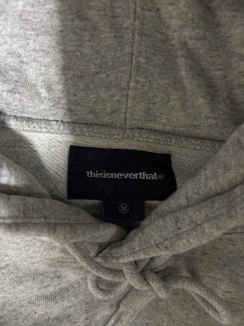 thisisneverthat グレー パーカー Mサイズ