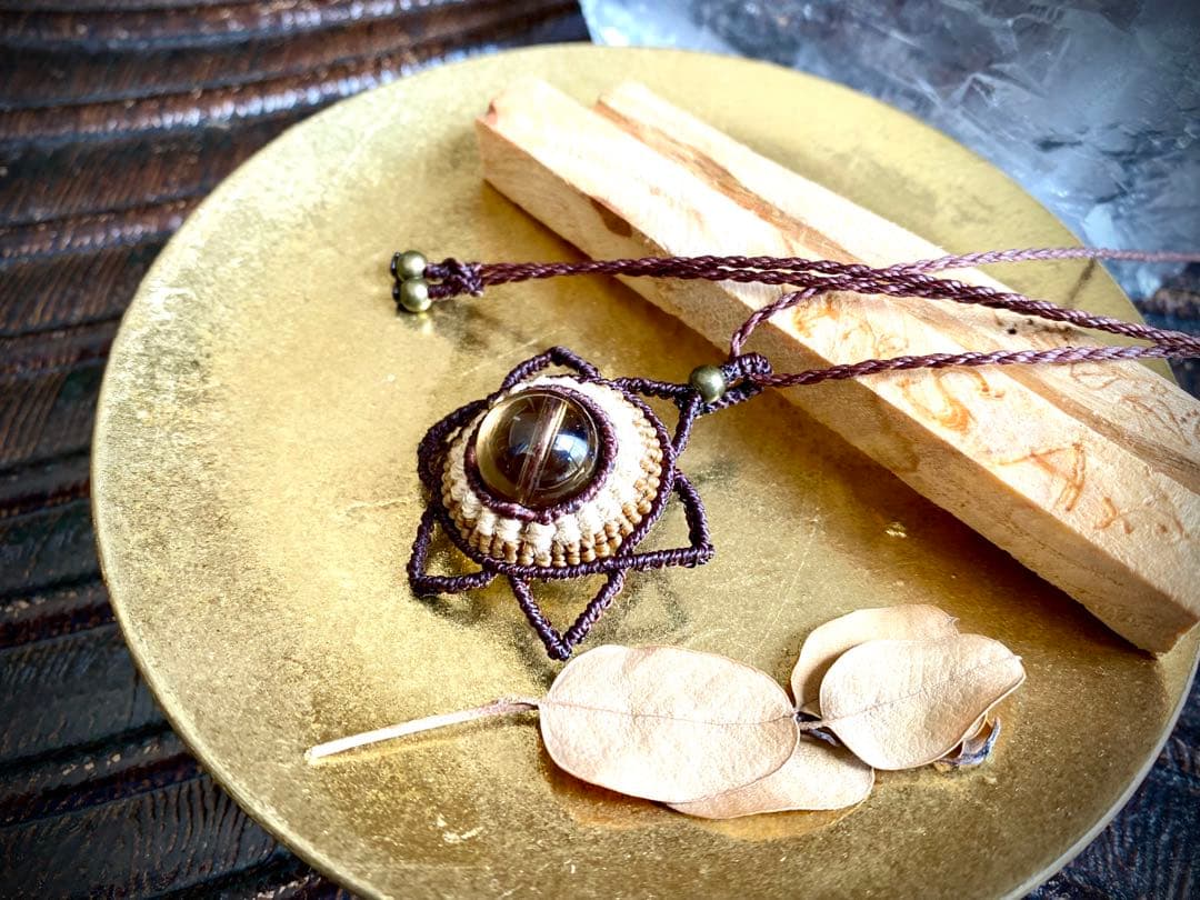 夕夏様専用⁄レジン⁄雲の上のお城と子猫達 夜の東側に虹が架かる。雲