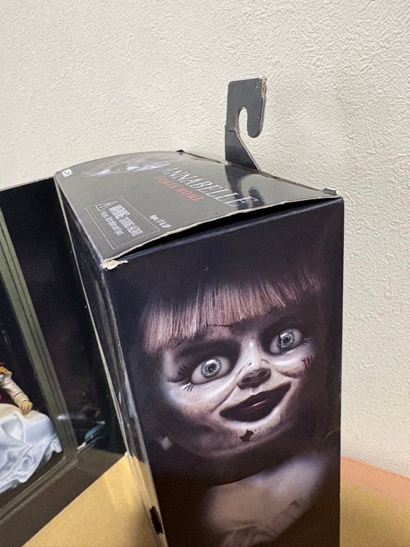 neca ネカ アナベル 死霊博物館 アナベルwithショーケース 3520