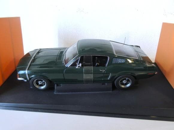特価 AUTOart 1/18 フォード マスタング GT390 BULLITT