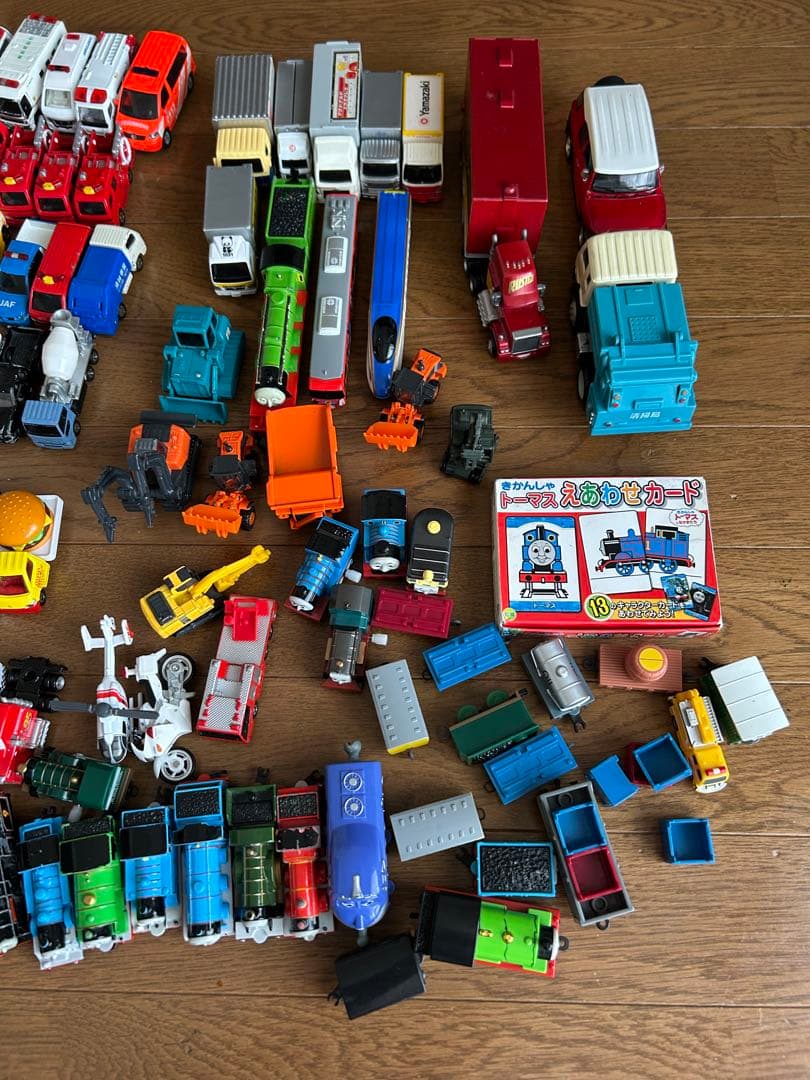 トミカ ミニカー とその他いろいろ、まとめ売り約100台セット