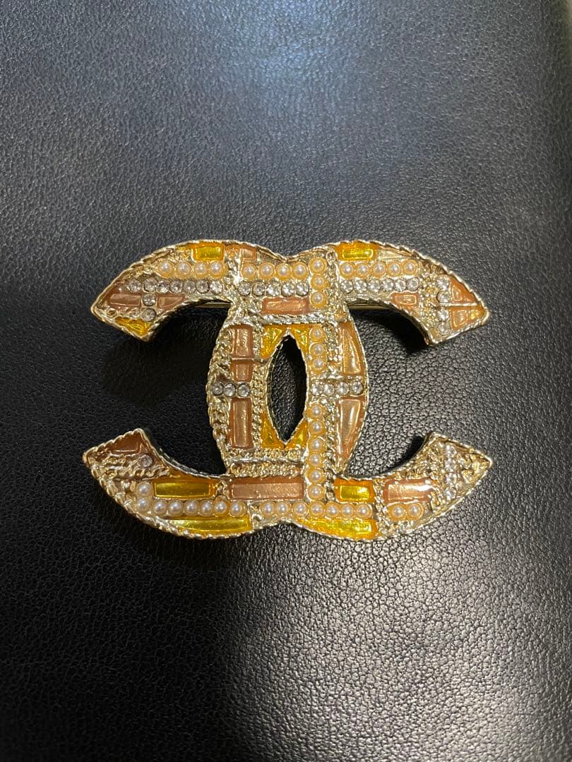 ［Chuchu_ ］CHANEL CCロゴ ブローゴールド系 CHANEL（シャネル） ココマーク ブローチ CCマーク ラインストーン