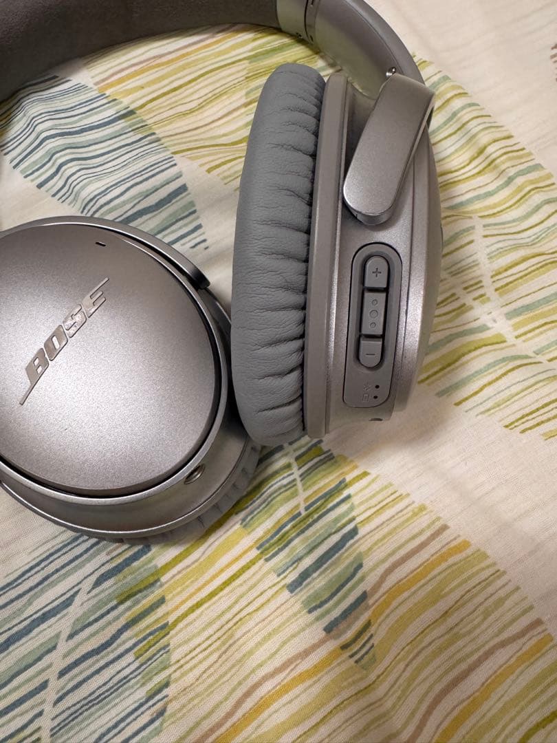 Bose ワイヤレスヘッドホン シルバー 値下げ可能