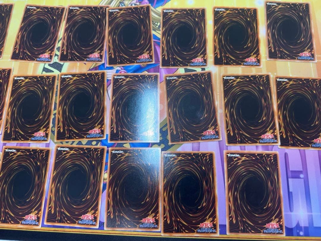 遊戯王　旧レリーフまとめ売り　上段は綺麗め