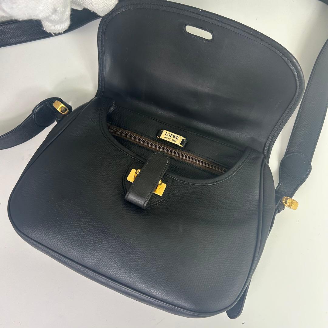 ロエベ ショルダーバッグ アナグラム ゴールド金具 本革 黒