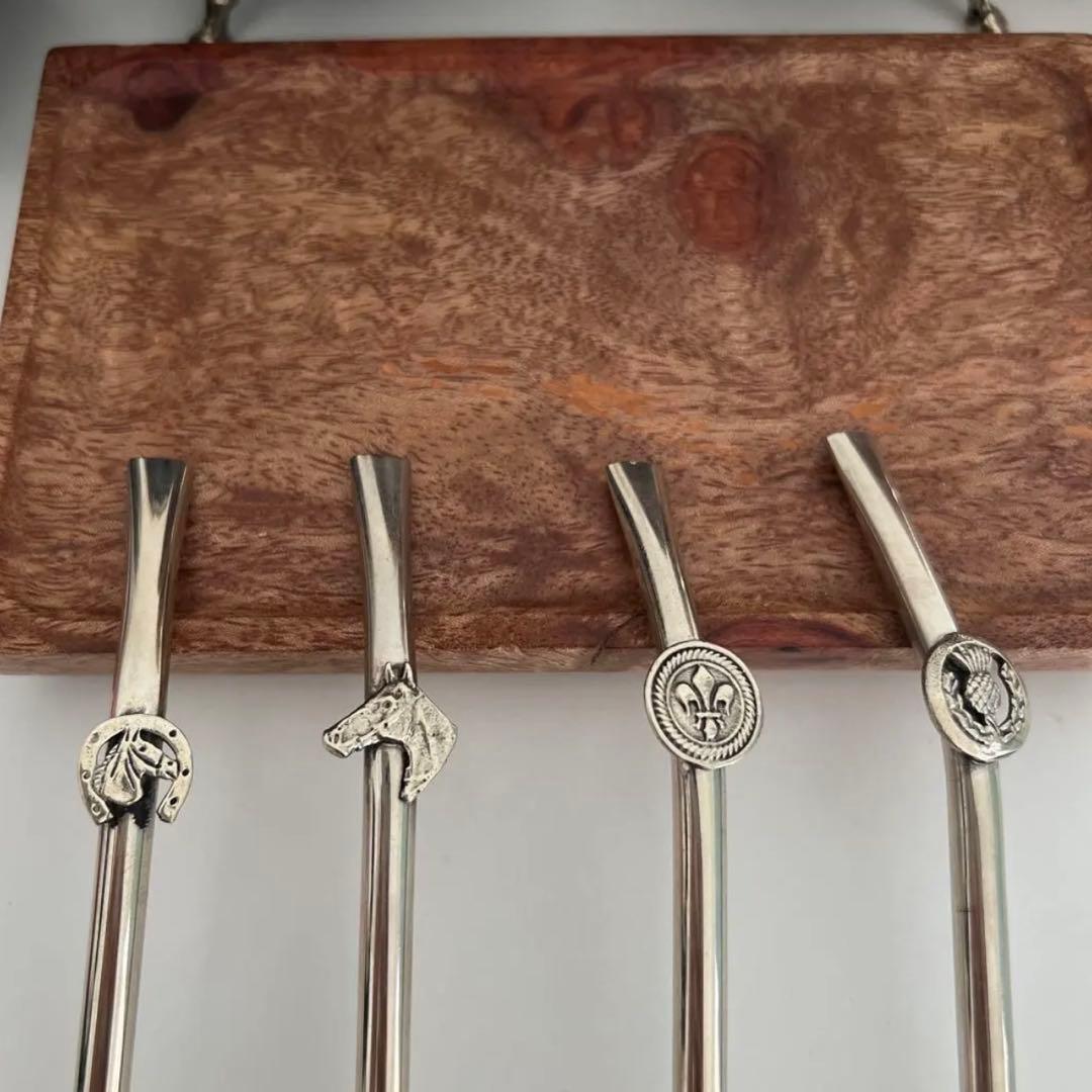 アルゼンチン製 本革 × アルパカ装飾／馬モチーフ／脚付き台座 マテ壺】