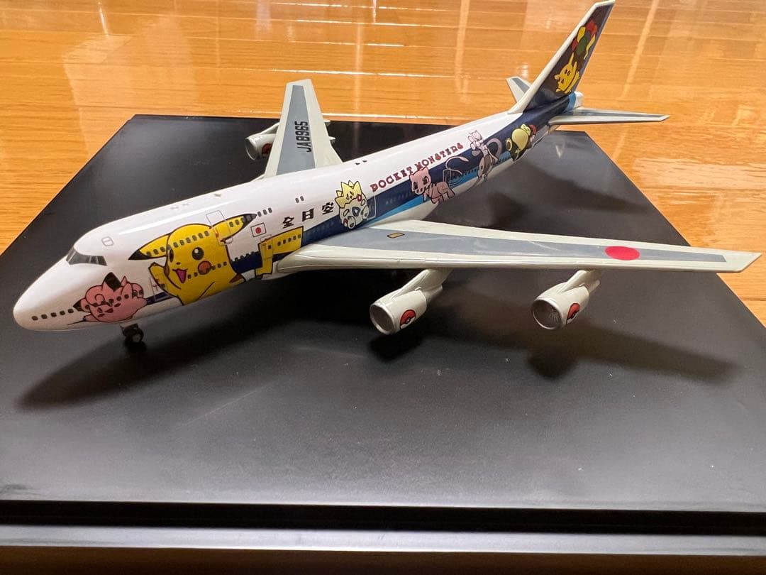 全日空商事 1/400 B747-400 ポケモンジェット　非売品モデル