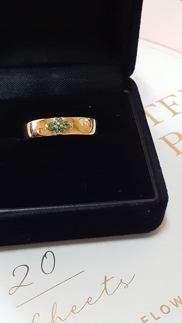 新品未使用18K リング 緑色エメラルド付き　15号サイズ