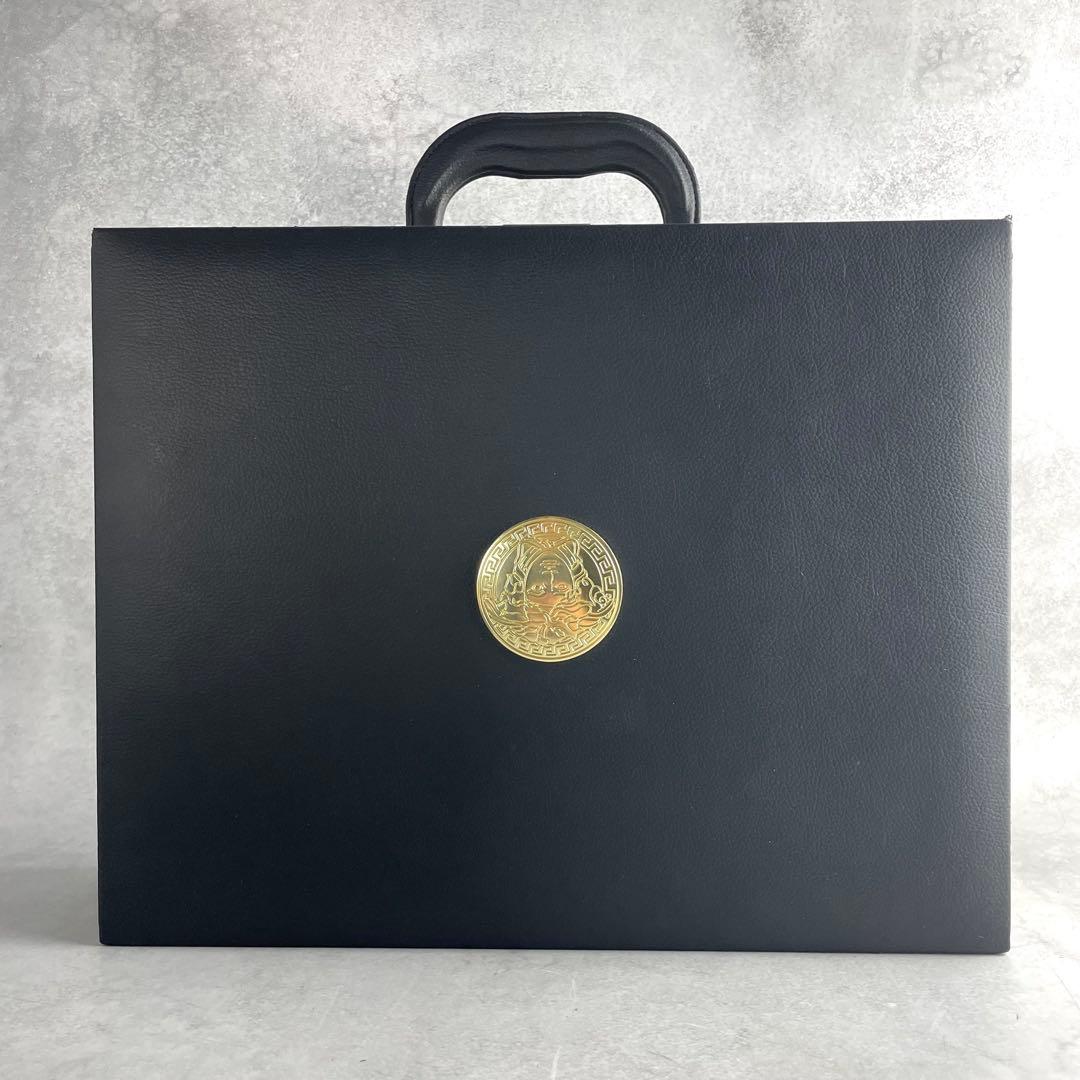 入手困難✨ ヴェルサーチ VERSACE 時計ケース ビジネスバッグ メデューサ