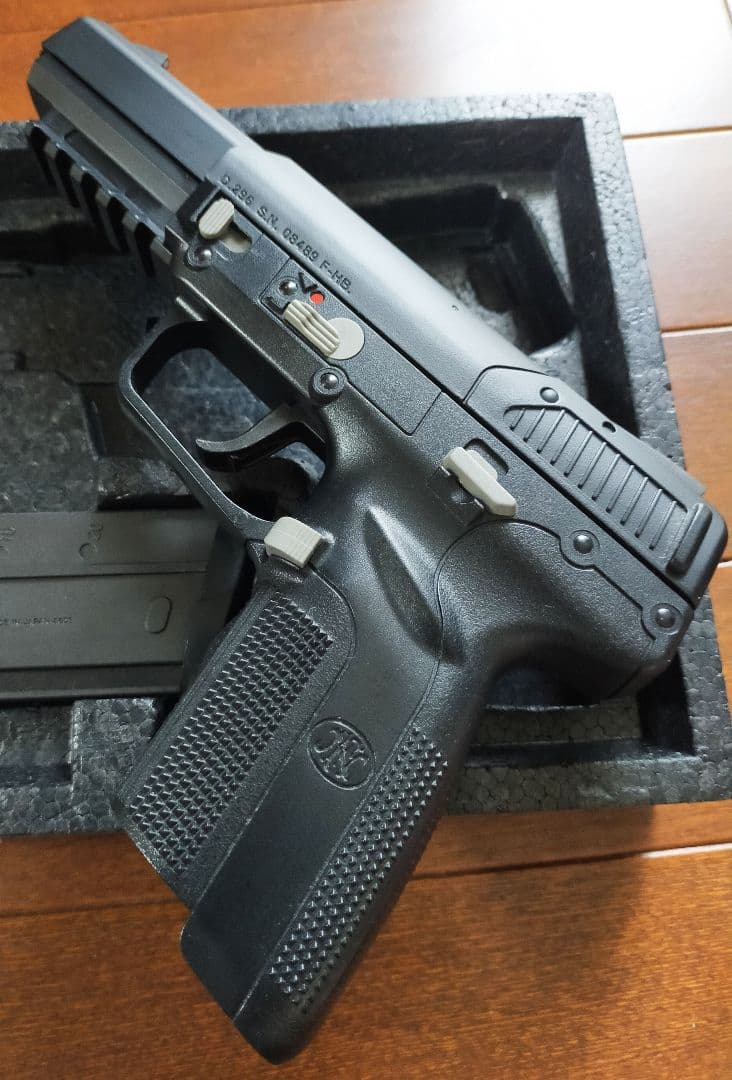 東京マルイ FN ファイブセブン ガスブローバッグ ハンドガン