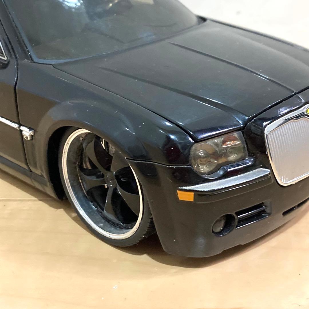 ミニカー JADA DUB CITY KUSTOM$ Chrysler 300C 1/18