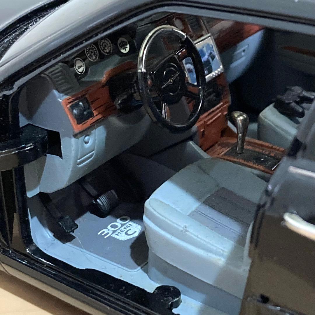 ミニカー JADA DUB CITY KUSTOM$ Chrysler 300C 1/18