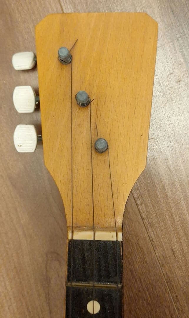 バラライカ (ロシアの民族楽器)