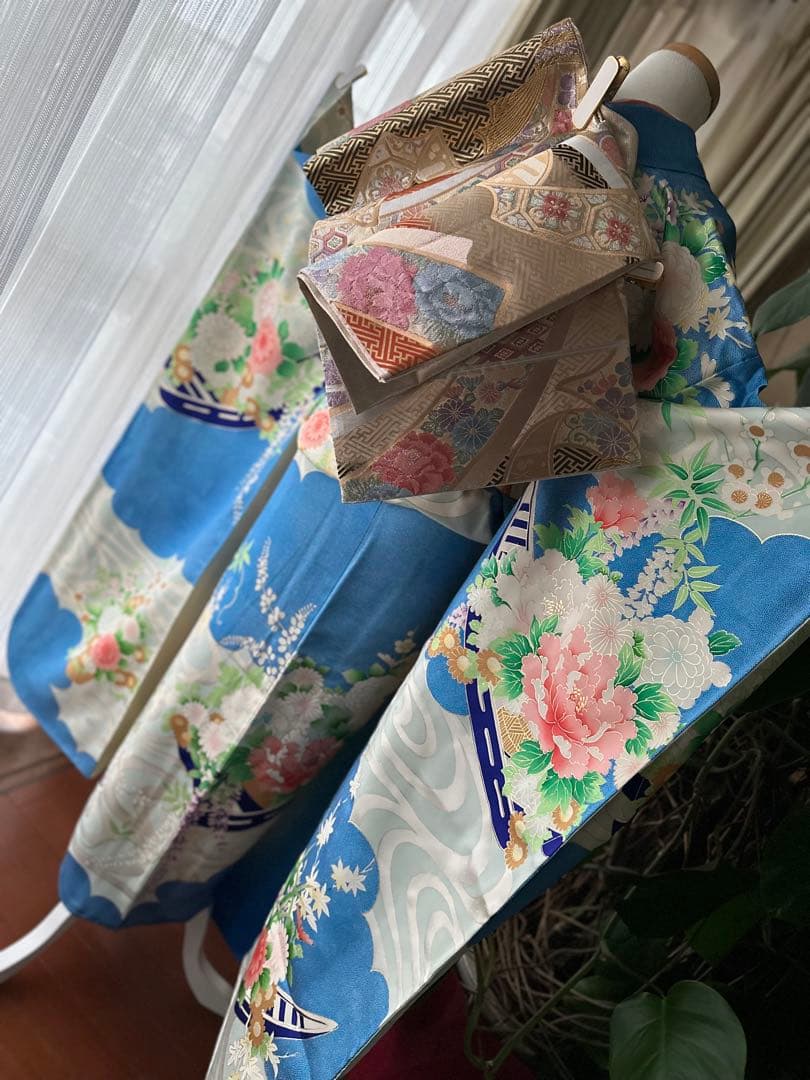 振袖フルセット セミアンティーク 正絹 絞り 金駒刺繍 古典振袖（金駒