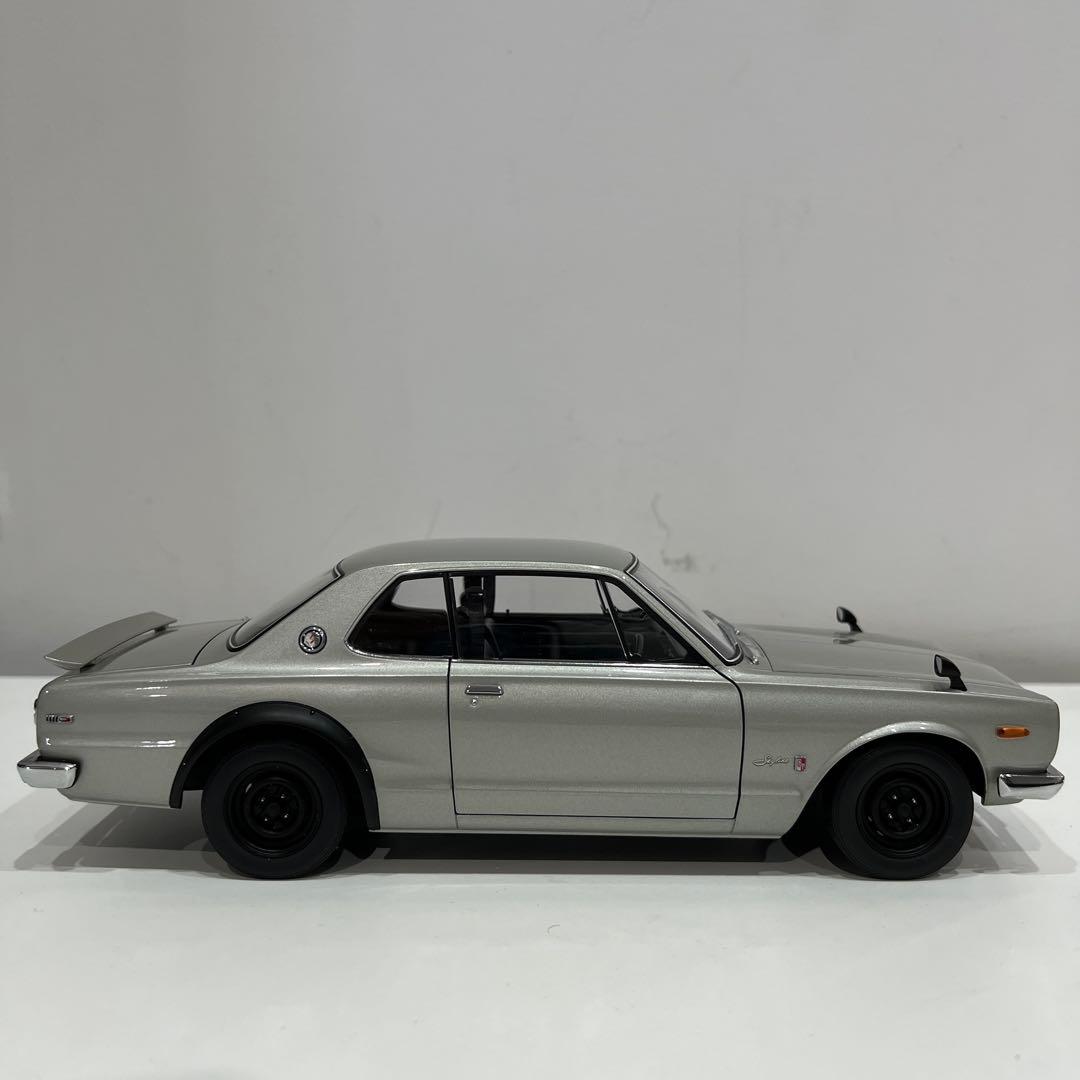AUTOart 日産1/18 スカイライン2000 GT-R ハコスカ