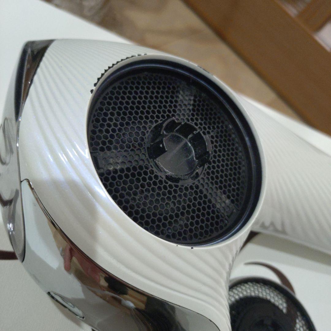 リファ ヘアドライヤー ホワイト早いもの勝ち