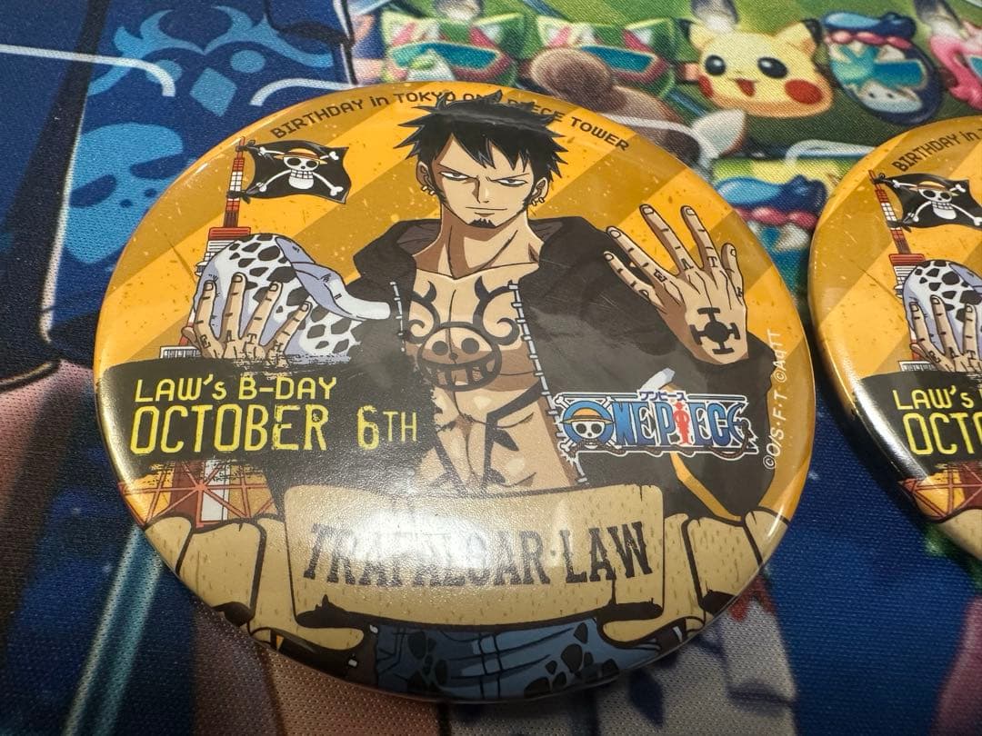 東京ワンピースタワー】トラファルガー・ロー 2017年 2個セット - メルカリ