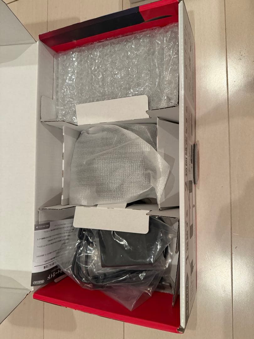 Nintendo Switch ニンテンドースイッチ本体　ネオンレッドブルー