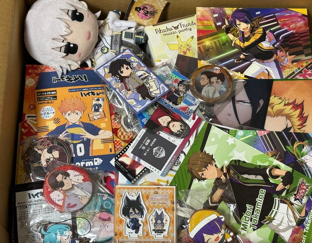アニメグッズ まとめ売り ぬいぐるみ 缶バッジ キーホルダー カード