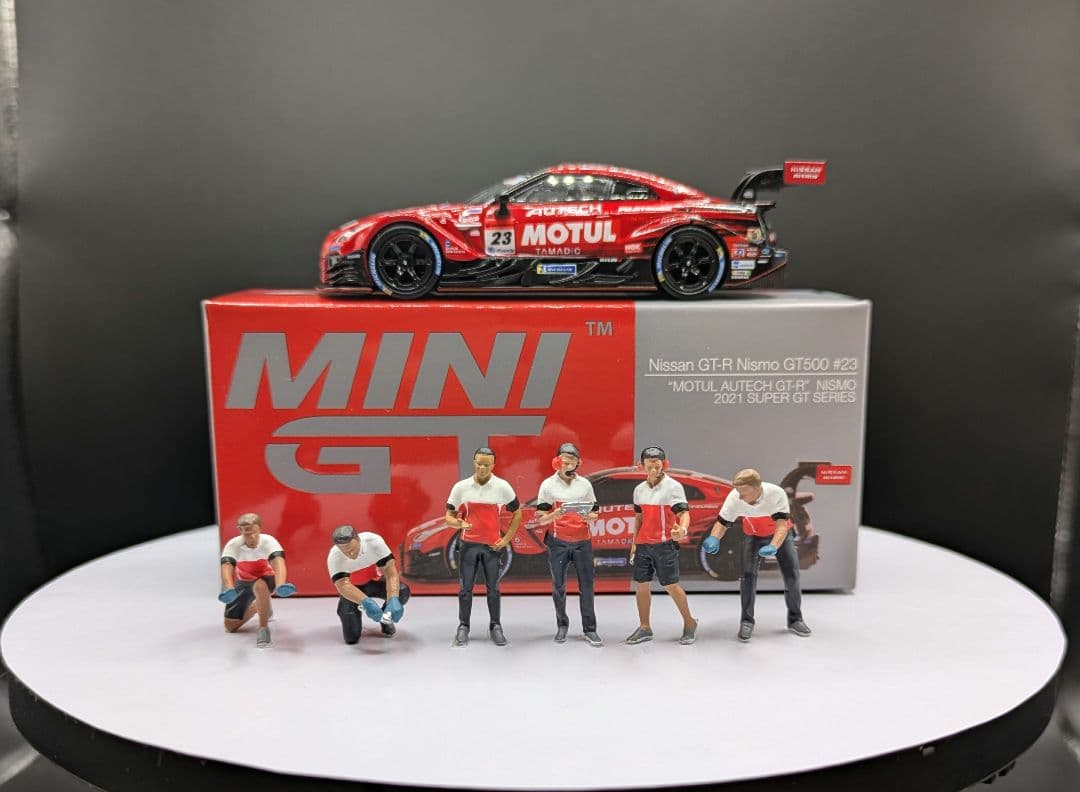1/64 MINI GT NISSAN GT-R Nismo＆ フィギュア