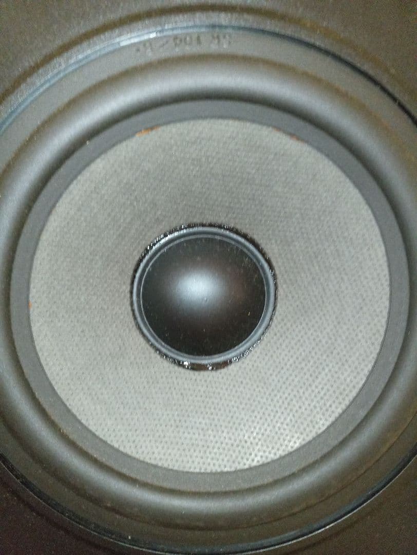 英国製 CELESTION 1 、チタニウムドーム型ツイーターで明瞭でリアルな音