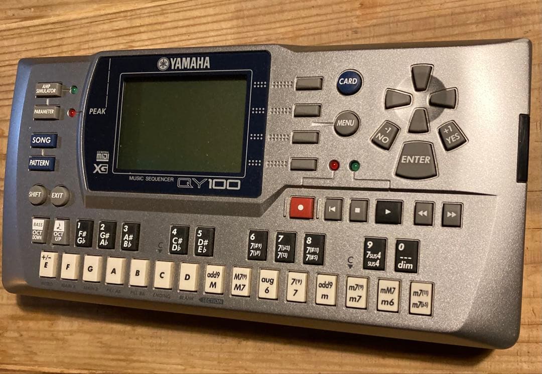 ヤマハYamaha QY100 音楽シーケンサー