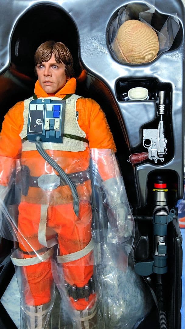 HOTTOYs•STARWARS[ルークスカイウォーカー]レイアヘッド付き!