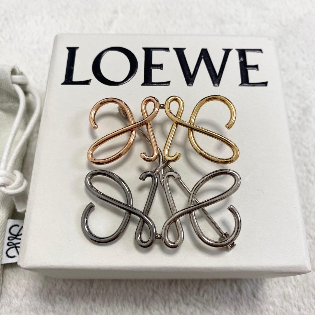 ✨極美品✨LOEWE アナグラムブローチ シルバー 付属品・リボン付き