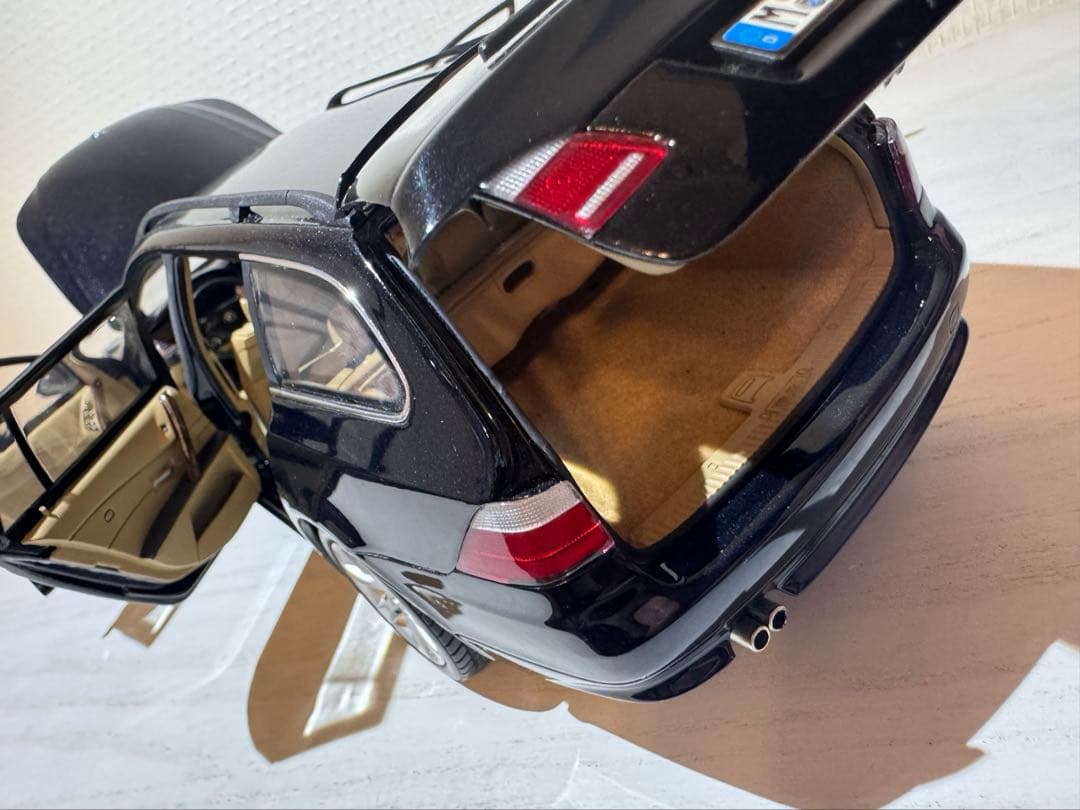 BMW 5シリーズ ツーリング ミニカー ブラック