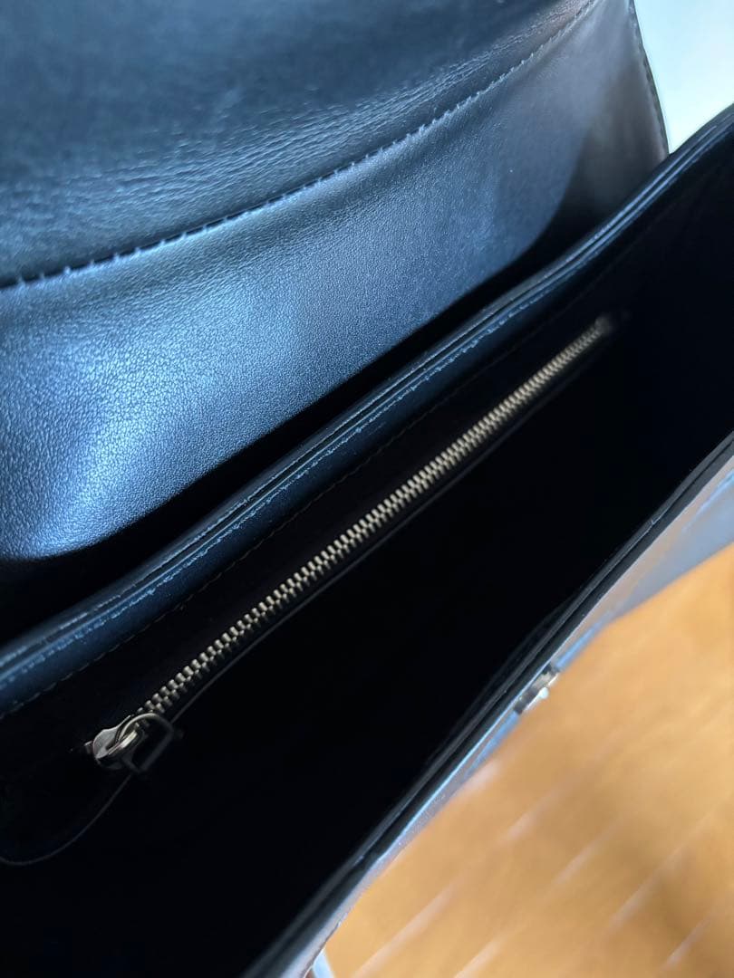 新品、未使用アレキサンダーマックイーンハンドバッグ