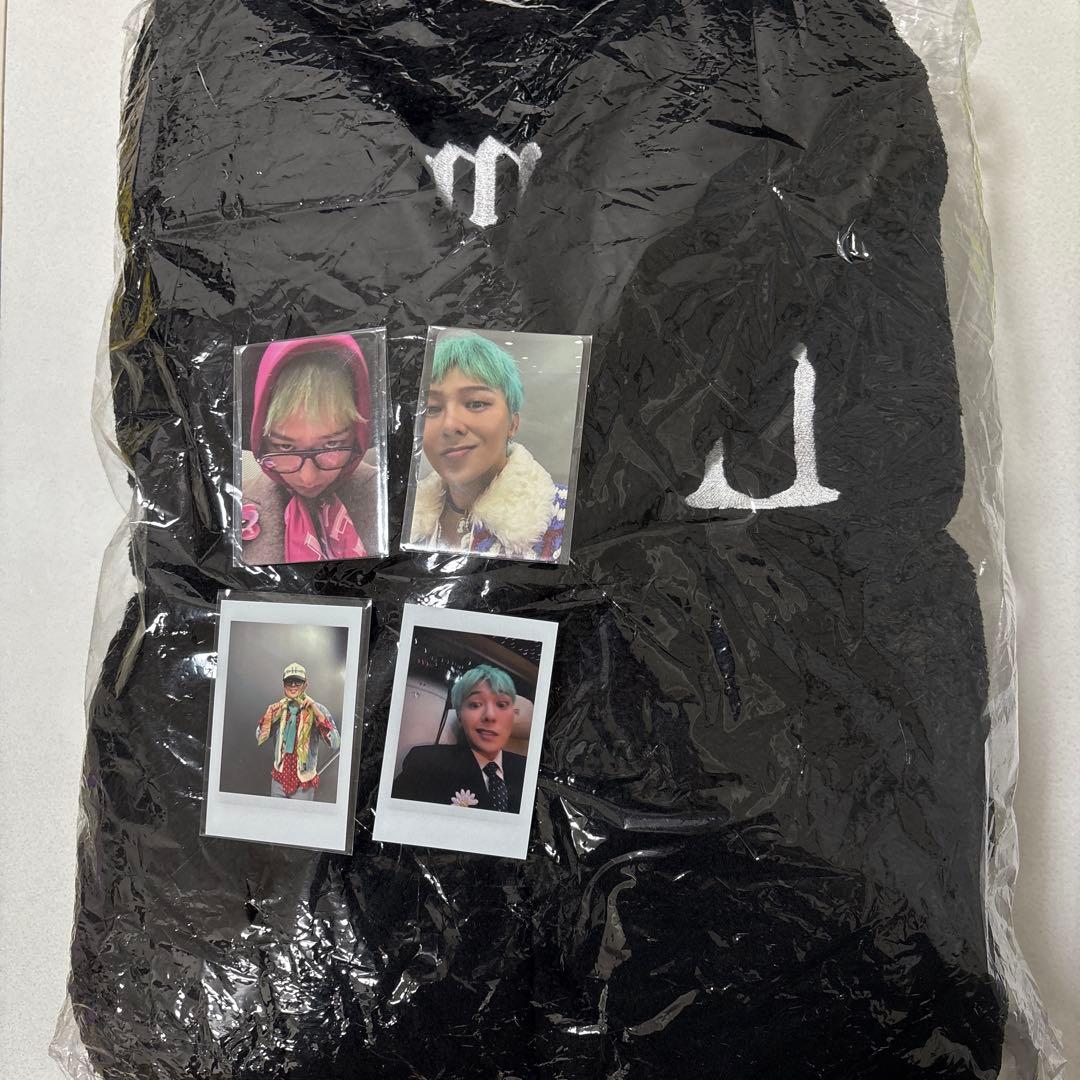 G-DRAGON ジヨン ubermensch ROBE ローブ トレカ4枚付 - メルカリ