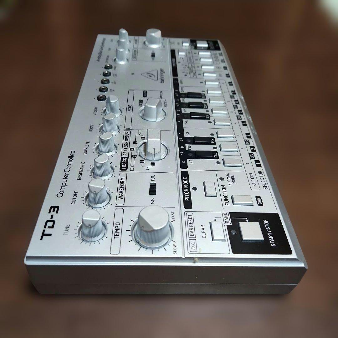 Roland MC-303❇️&❇️ BehringerTD-3 ❇️2点セット