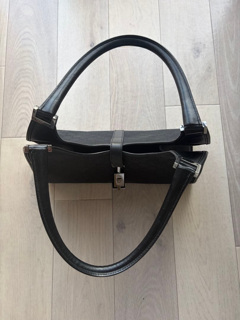 GUCCI グッチ　ショルダーバッグ　ジャッキー　ブラック　GG柄