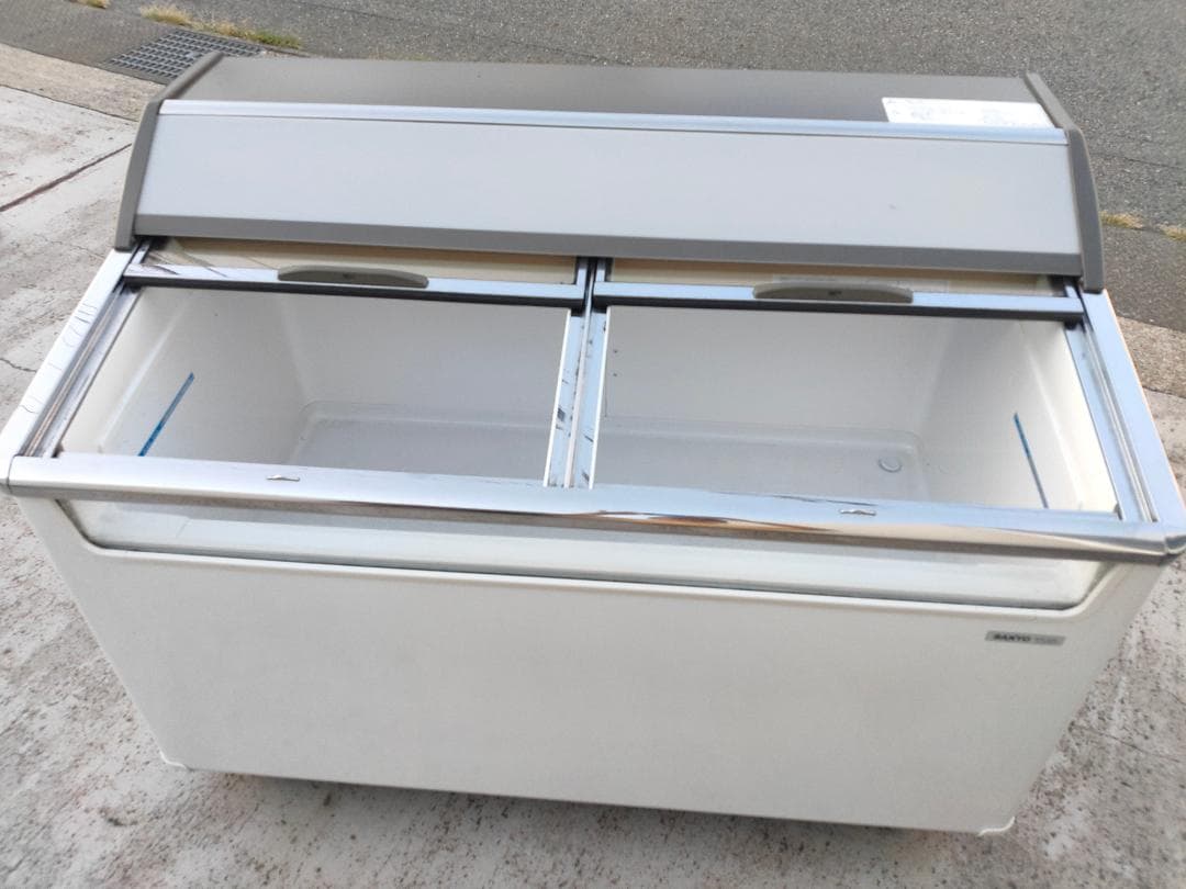 八幡平ホテル)SANYO☆冷凍ショーケースSCR-120G☆222L