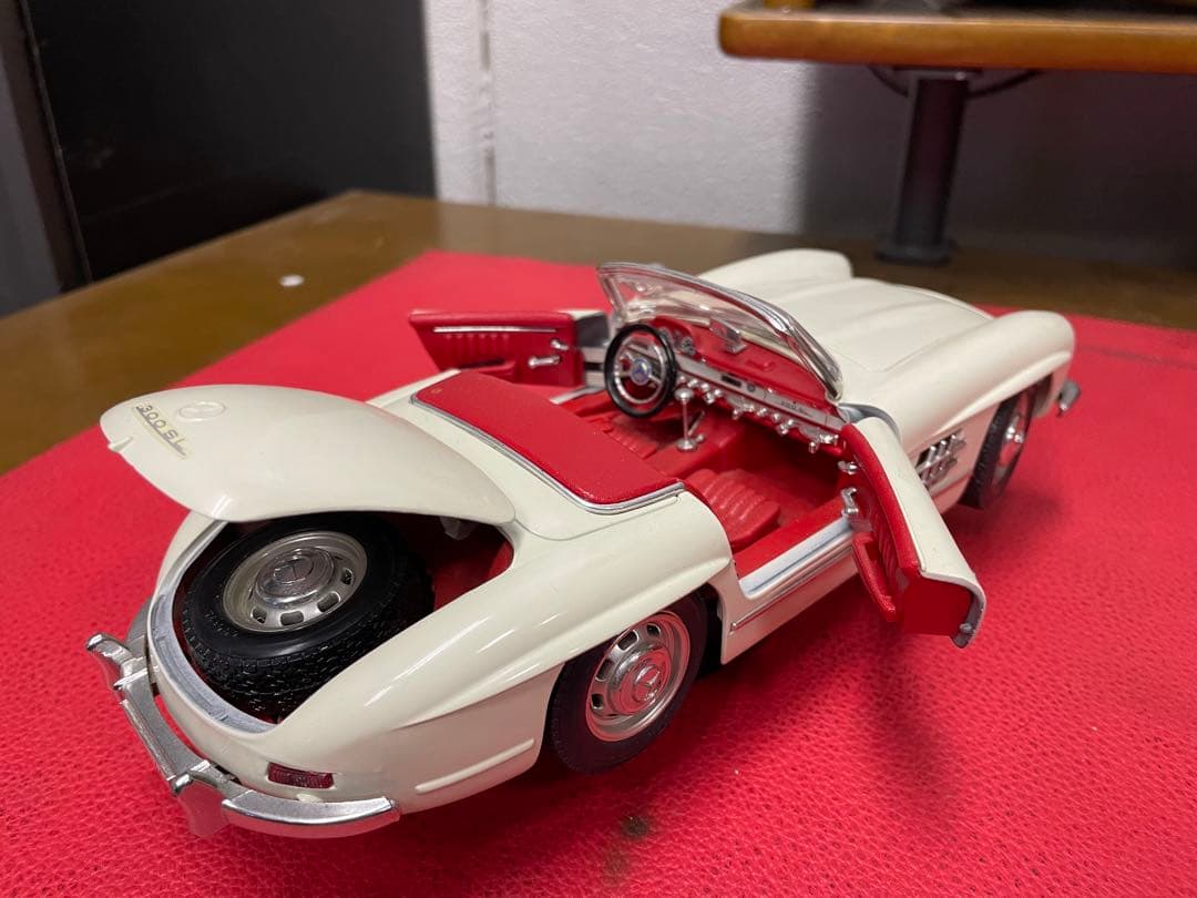 メルセデスベンツ　SL300