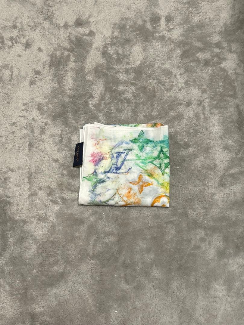 Louis Vuitton シルクバンダナ マルチカラーホログラム