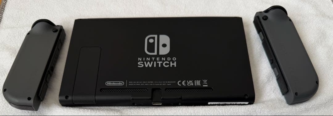 Nintendo Switch本体(付属品は未使用)