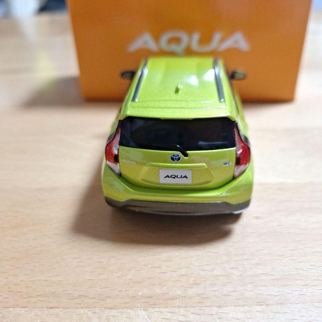 【新品・未使用】トヨタ アクア ミニカー 非売品