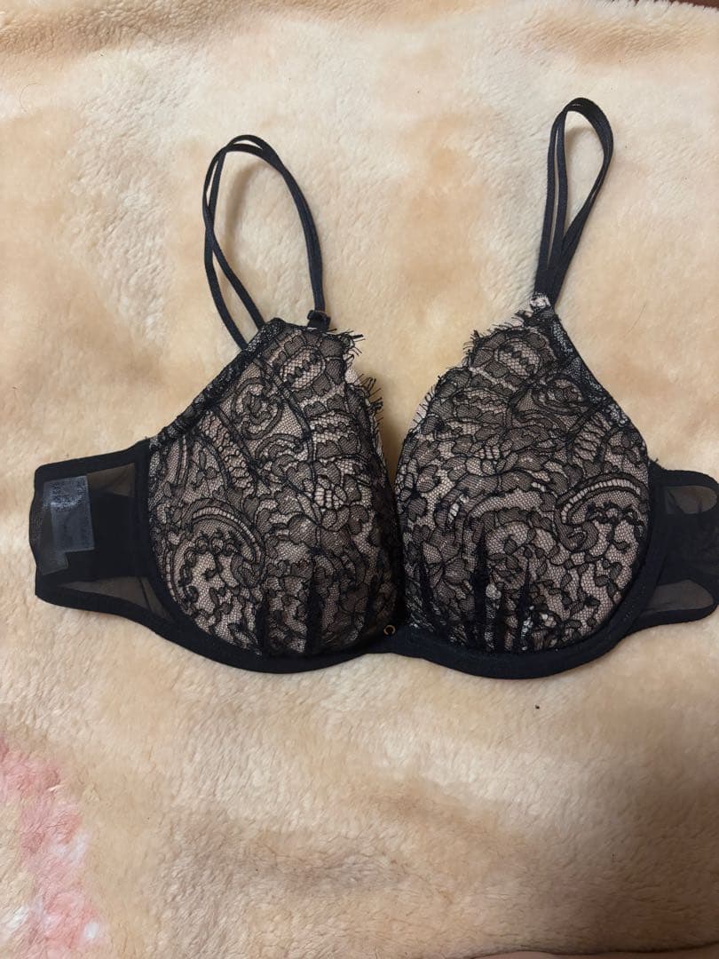 乃木坂46　白石麻衣写真集　撮影時着用ランジェリー　同モデル　ブラック　ブラのみ 乃木坂46 白石麻衣写真集 撮影時着用ランジェリー 同モデル ブラックの